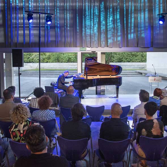 Acto institucional de apertura