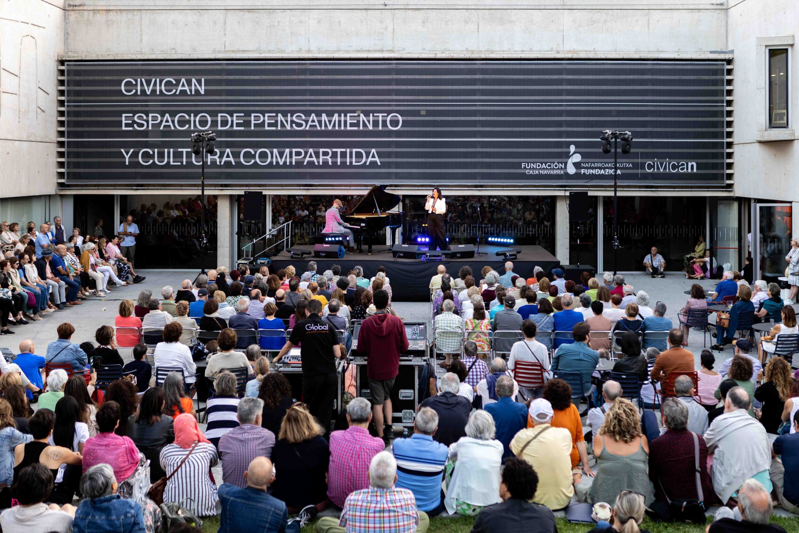 Imagen del concierto de Cecilia Krull en CIVICAN